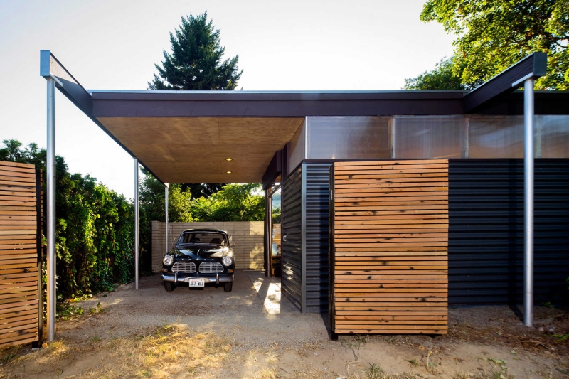 A Smart Backyard Addition Gives a 1940s Home Space to Breathe
