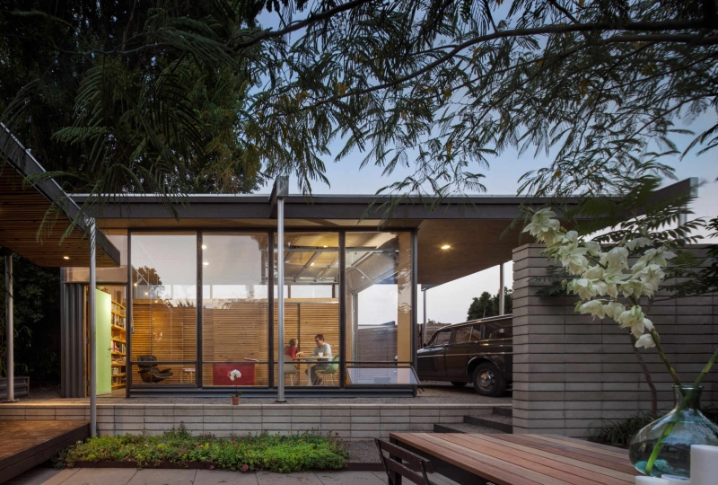 A Smart Backyard Addition Gives a 1940s Home Space to Breathe