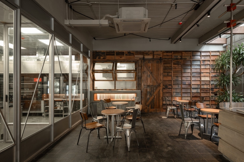 Fours Bakery Signature | Mor studio