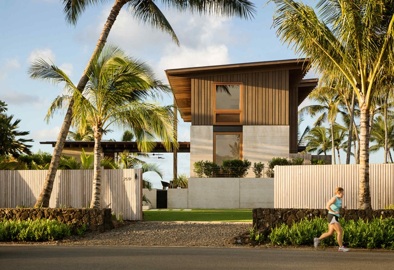 From Coral Concrete to Copper Screens: The Hawaii Beach Home That Breathes With the Ocean