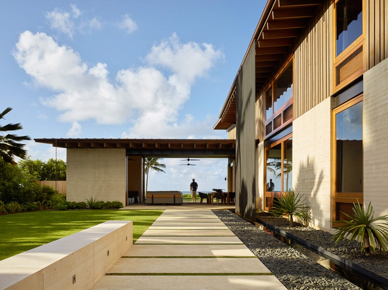 From Coral Concrete to Copper Screens: The Hawaii Beach Home That Breathes With the Ocean