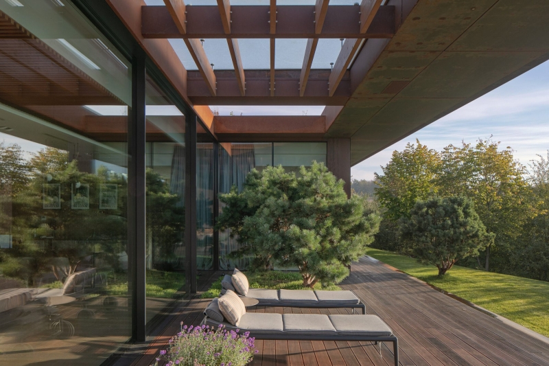 House in the Slope | 77 Studio architecture