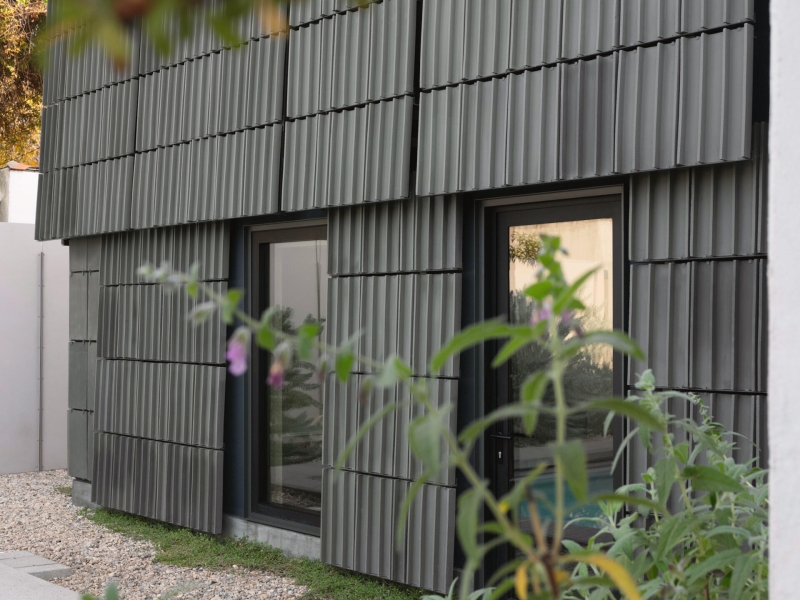 How A Backyard ADU Became a Showcase for Terracotta Craft