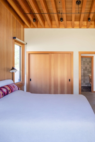 Inside a Mountain Home That Balances Style, Safety, and Nature