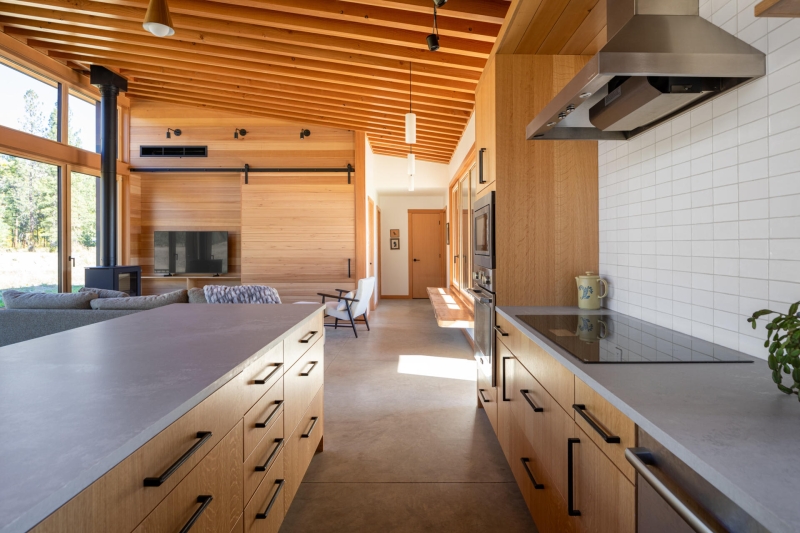 Inside a Mountain Home That Balances Style, Safety, and Nature