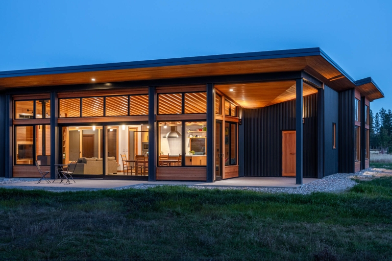 Inside a Mountain Home That Balances Style, Safety, and Nature