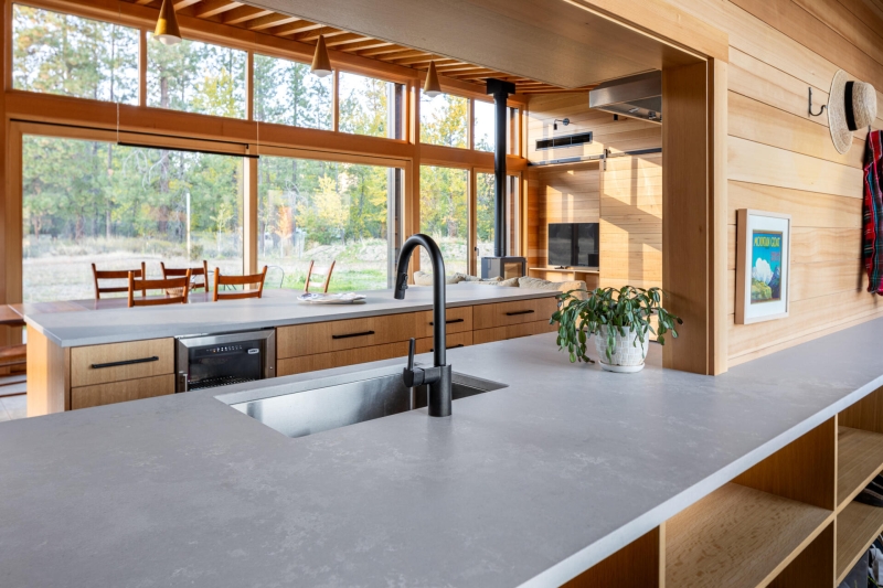 Inside a Mountain Home That Balances Style, Safety, and Nature