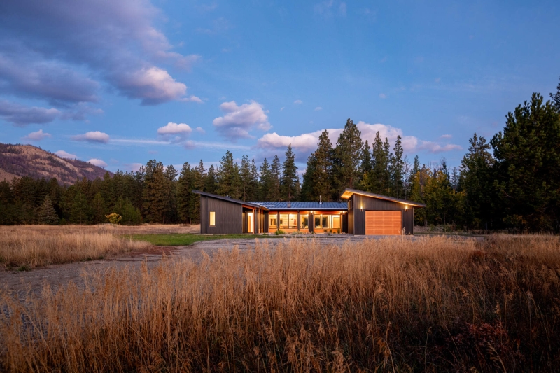 Inside a Mountain Home That Balances Style, Safety, and Nature