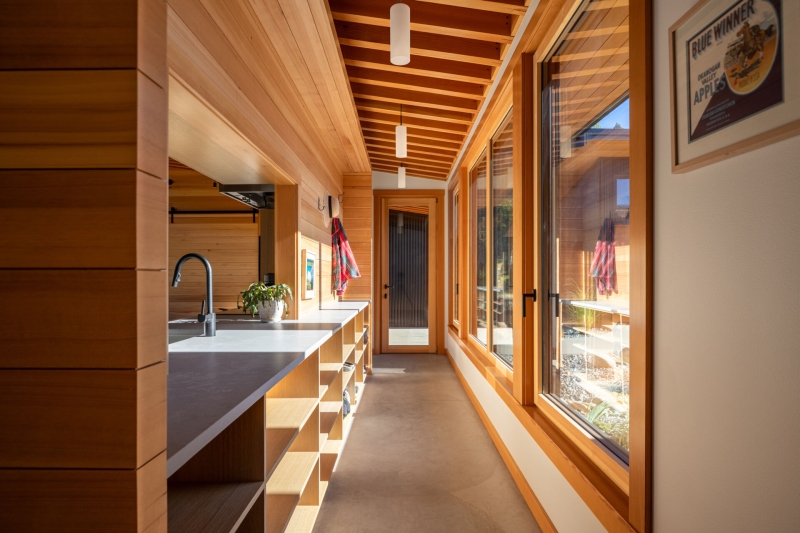 Inside a Mountain Home That Balances Style, Safety, and Nature