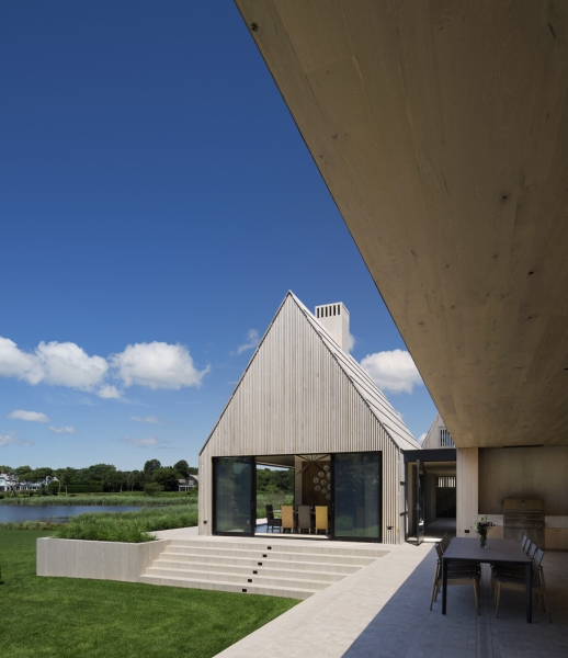 Inside the Coastal Home Designed for Peaceful Living and Big Weekends