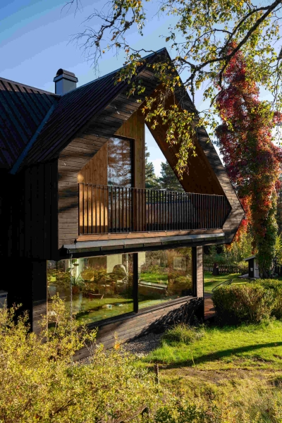 Living Among the Pines: Inside a Home That Blends Architecture and Nature