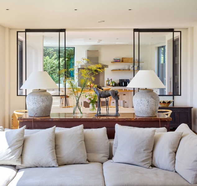 Natural Finishes Bring Warmth to this Countryside Home