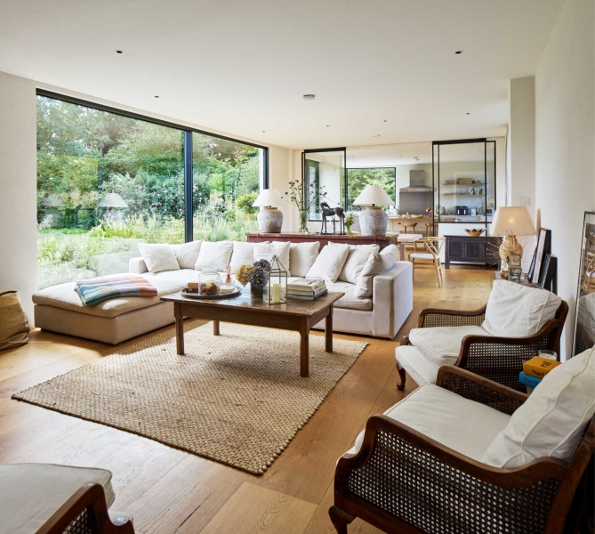 Natural Finishes Bring Warmth to this Countryside Home