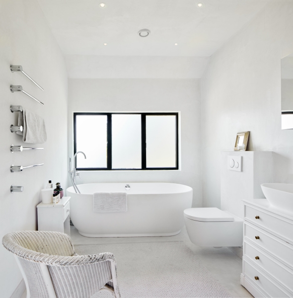 Natural Finishes Bring Warmth to this Countryside Home