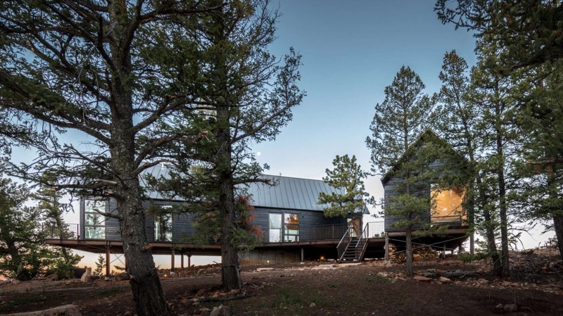 The Cliffside Cabins That Bring Modern Comfort to Wild Colorado