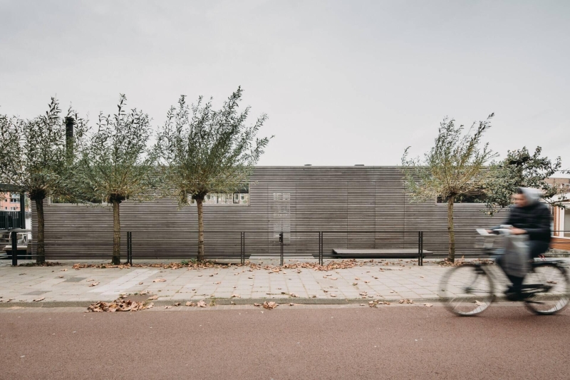 The Floating Villa Bringing Modern Calm to a Historic Dutch River