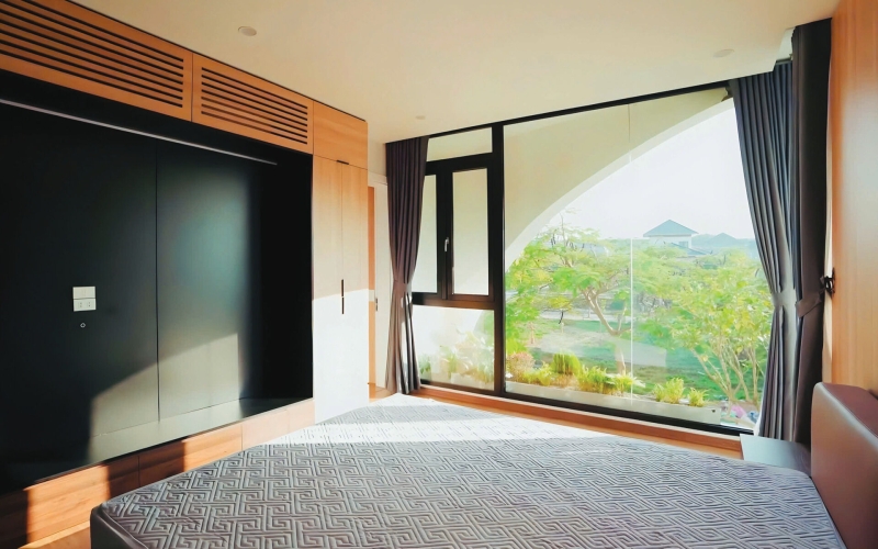 The Koi Pond and Hanging Garden That Becomes the Heart of Daily Living