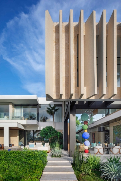 The Tropical Home Crafted Around Light Filled Spaces and Lush Outdoor Rooms