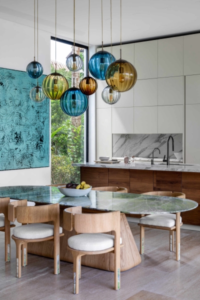 The Tropical Home Crafted Around Light Filled Spaces and Lush Outdoor Rooms