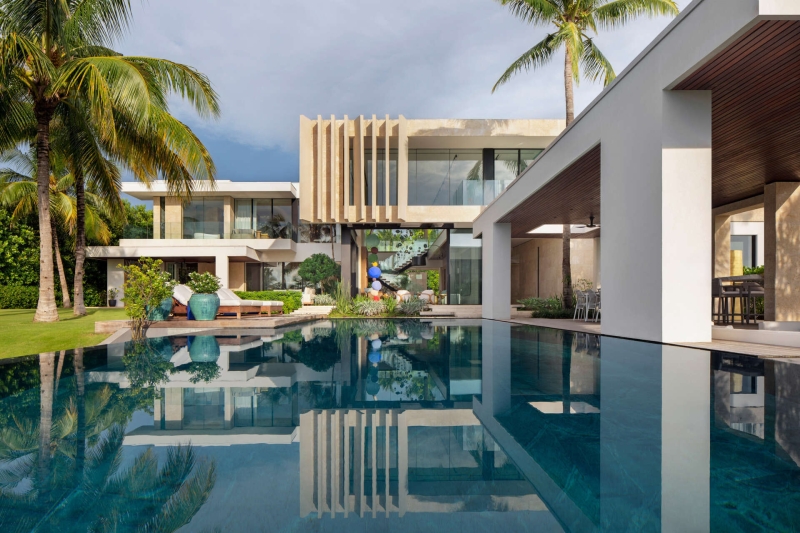 The Tropical Home Crafted Around Light Filled Spaces and Lush Outdoor Rooms