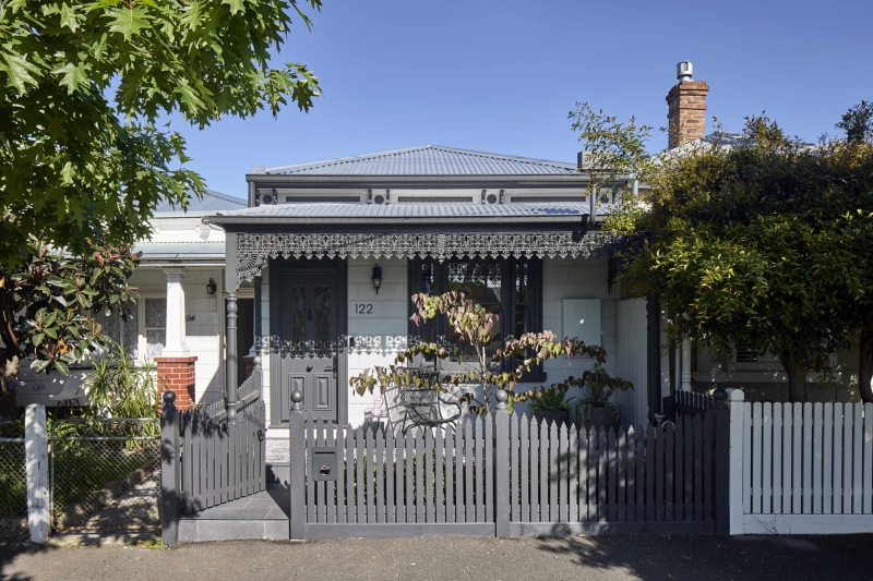 The Waterfall Skylight Kitchen That Transformed a Dark Cottage