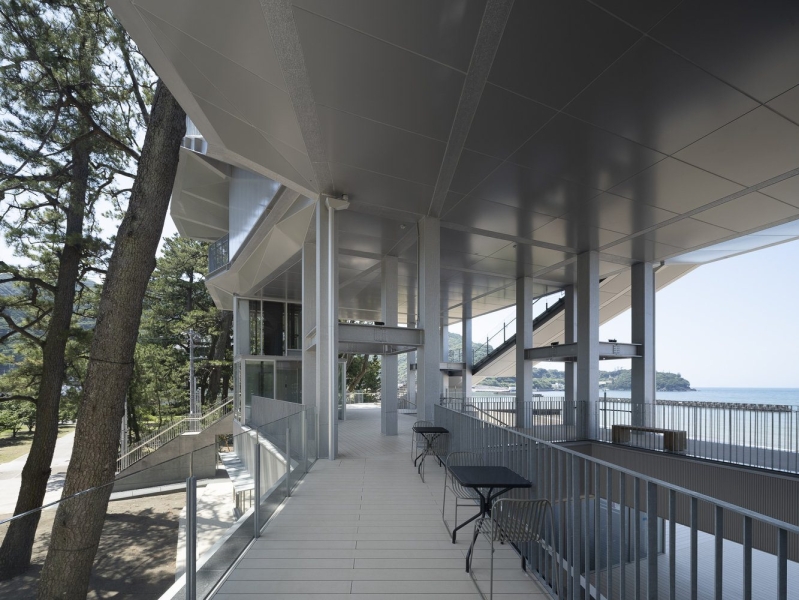 Tsunami Evacuation Complex: Terrasse Orange Toi | Imai Laboratory, IIS, U Tokyo + Nippon Koei Urban Space