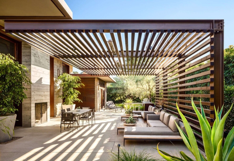 Zen Meets Mid-Century Cool in This Effortlessly Elegant Montecito Home