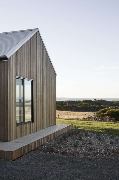 A Breezeway, Ocean Views and Timber Everywhere Inside This Coastal Family Home