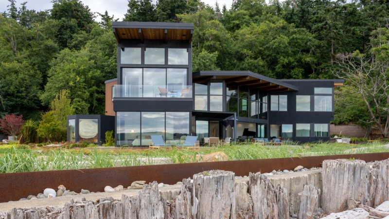 A Coastal House Built to Withstand Land, Sea, and Time