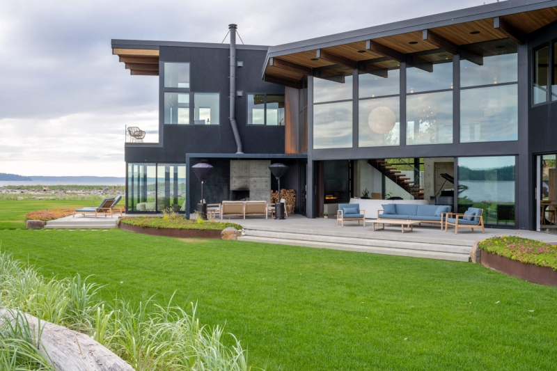 A Coastal House Built to Withstand Land, Sea, and Time