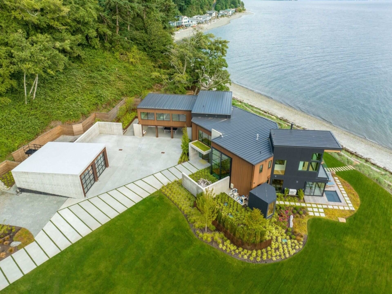 A Coastal House Built to Withstand Land, Sea, and Time