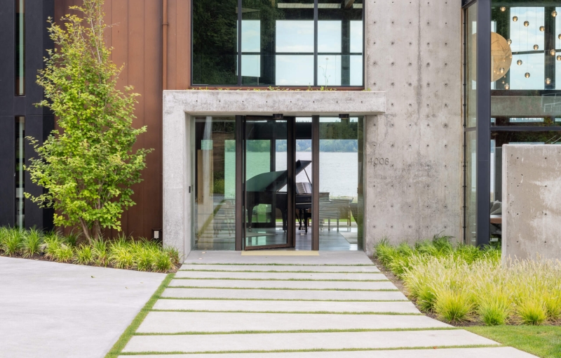 A Coastal House Built to Withstand Land, Sea, and Time