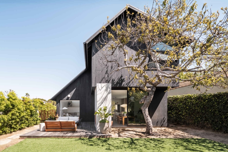 A Dark Exterior and Multi-Purpose ADU Shape This Modern Family Home
