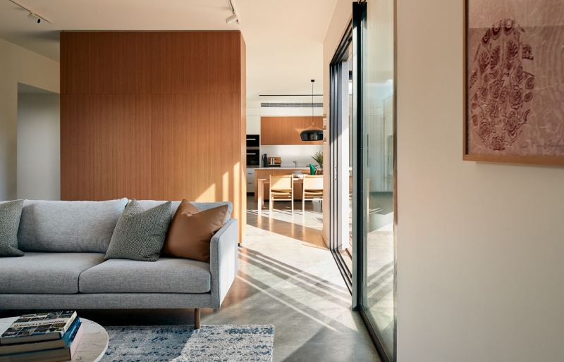 A Family Home Softens Its Modern Design With Timber