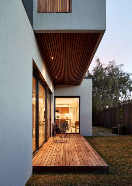 A Family Home Softens Its Modern Design With Timber