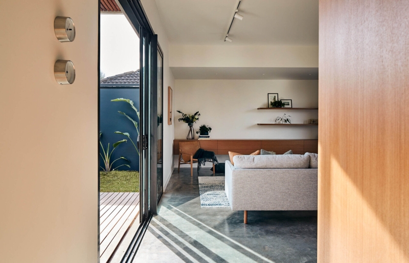 A Family Home Softens Its Modern Design With Timber