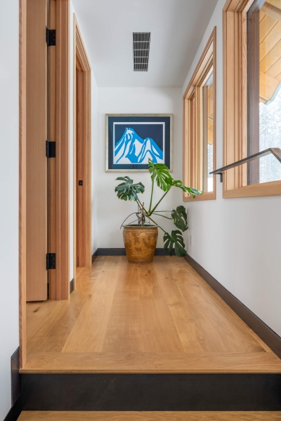 A Home That Blends Lodge Warmth With Japanese Precision