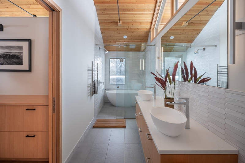 A Home That Blends Lodge Warmth With Japanese Precision