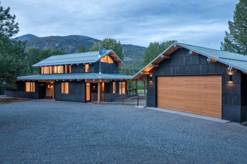 A Home That Blends Lodge Warmth With Japanese Precision