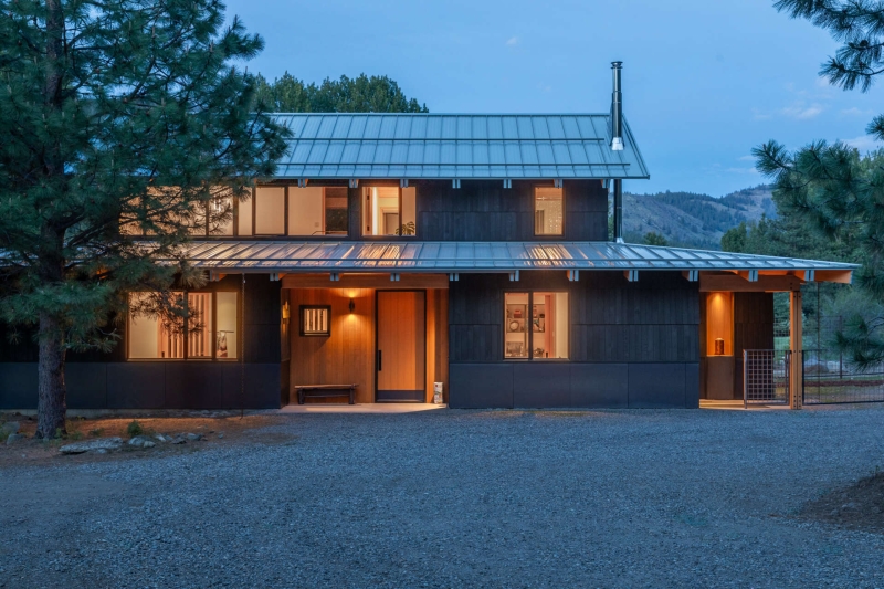 A Home That Blends Lodge Warmth With Japanese Precision
