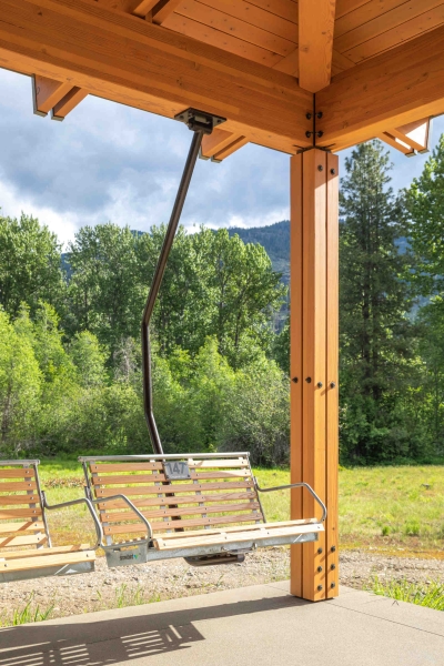 A Home That Blends Lodge Warmth With Japanese Precision