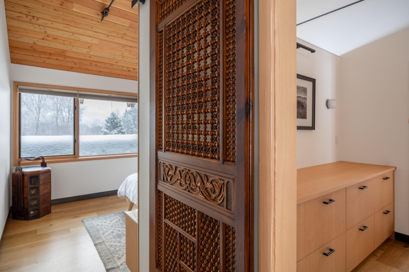 A Home That Blends Lodge Warmth With Japanese Precision