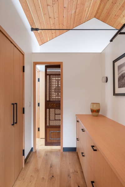 A Home That Blends Lodge Warmth With Japanese Precision