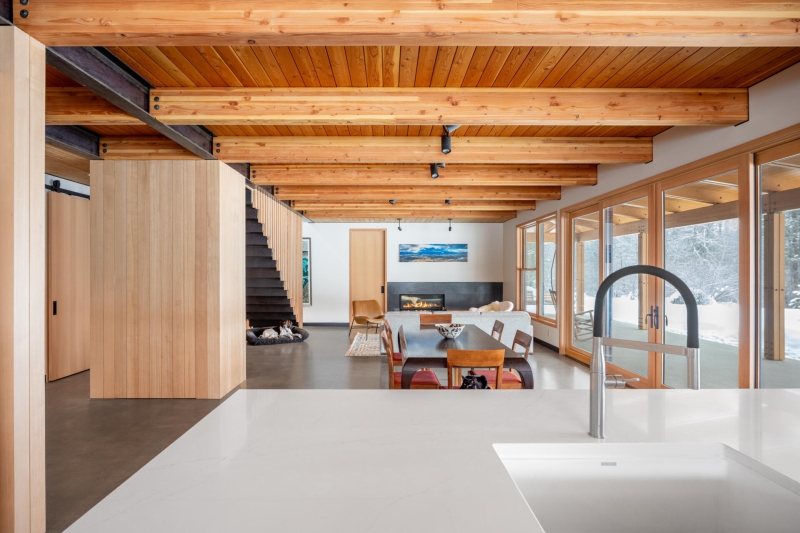 A Home That Blends Lodge Warmth With Japanese Precision