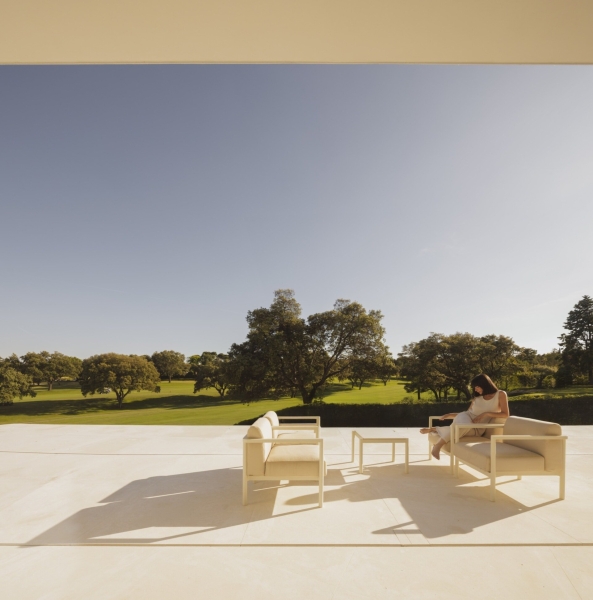 A Madrid House Designed Around Geometry That Feels Natural