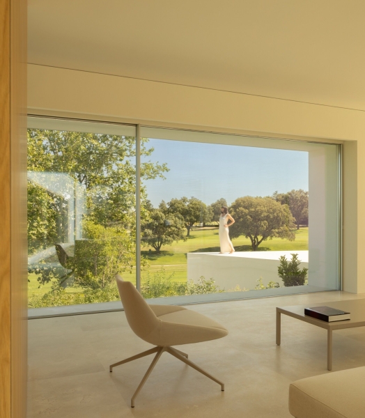 A Madrid House Designed Around Geometry That Feels Natural