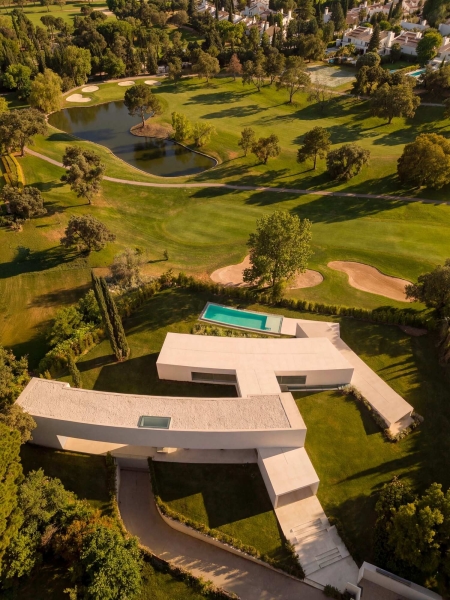 A Madrid House Designed Around Geometry That Feels Natural