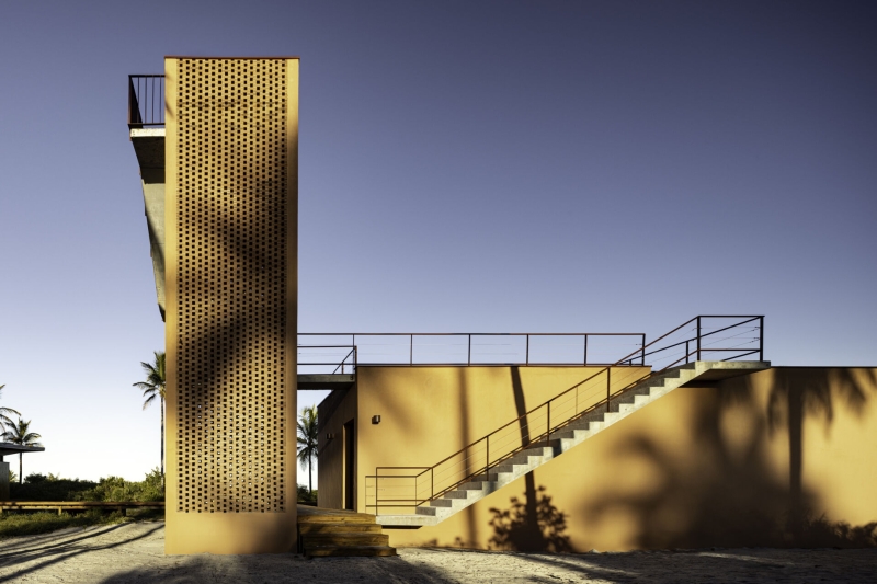 A Modular Home Designed for Life Between the River and the Sea