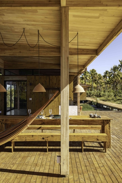 A Modular Home Designed for Life Between the River and the Sea