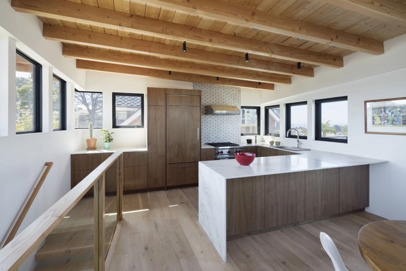 A Reverse Floor Plan and Ocean Views Define This Coastal Home in California